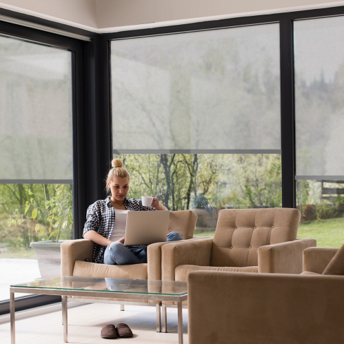 Store enrouleur extérieur screen motorisé - Blanc