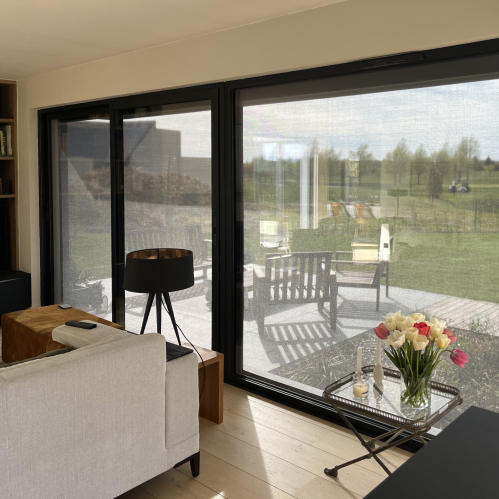 Store enrouleur extérieur screen motorisé coffre gris anthracite