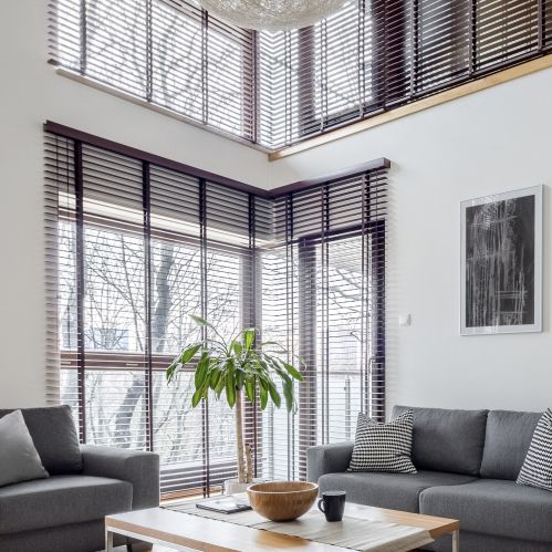 Store vénitien en bois lames 50mm avec galon